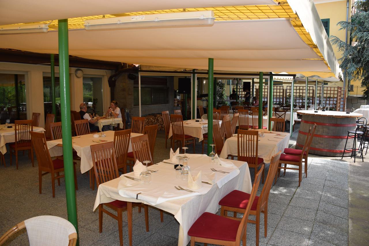 Restaurant Bric Dekani Exterior photo